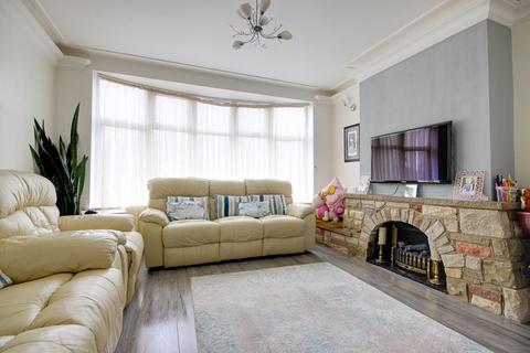 3 bedroom end of terrace house for sale, Windmill Gardens, Enfield