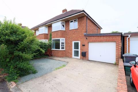 3 bedroom semi-detached house to rent, Richmond Gardens, Gloucester
