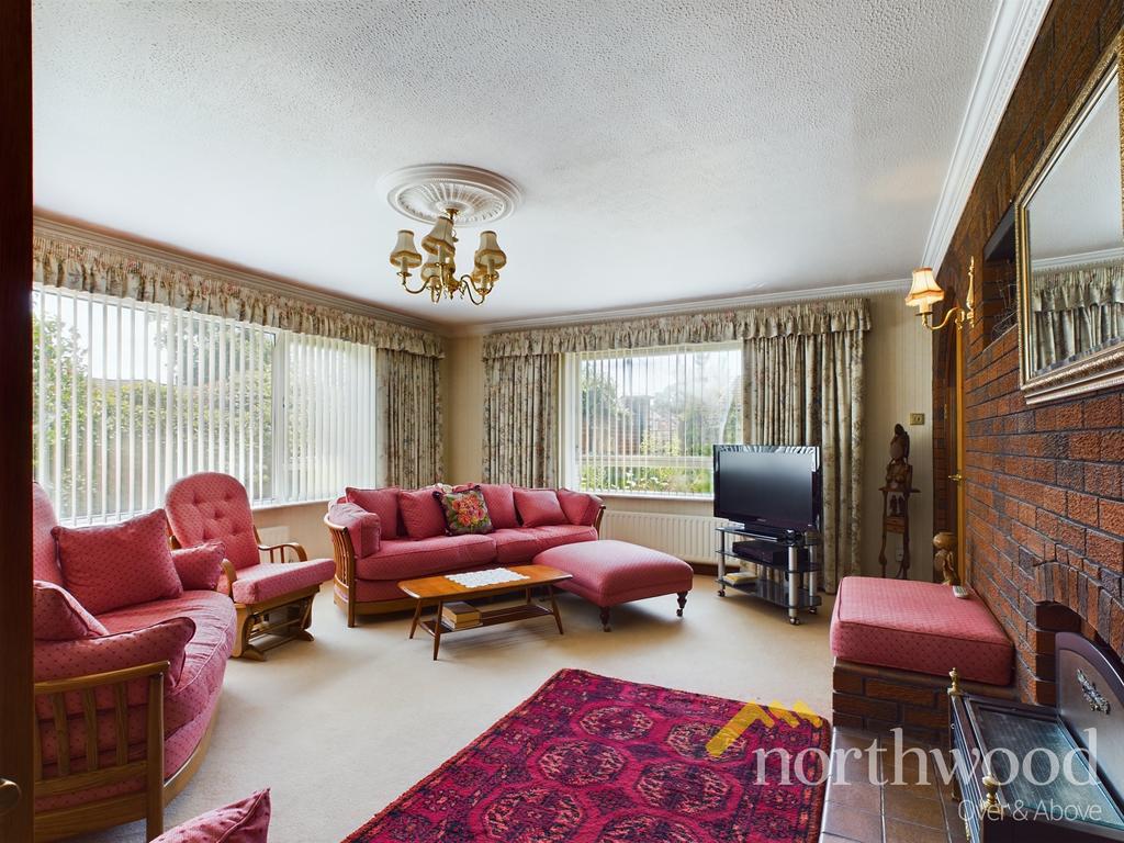Pickmere Lane, Wincham, Northwich, CW9 4 bed bungalow for sale £550,000