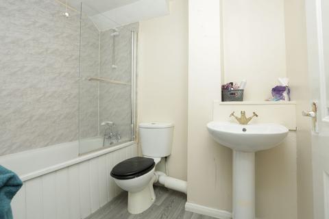 2 bedroom flat for sale, High Street, Ramsgate, CT11