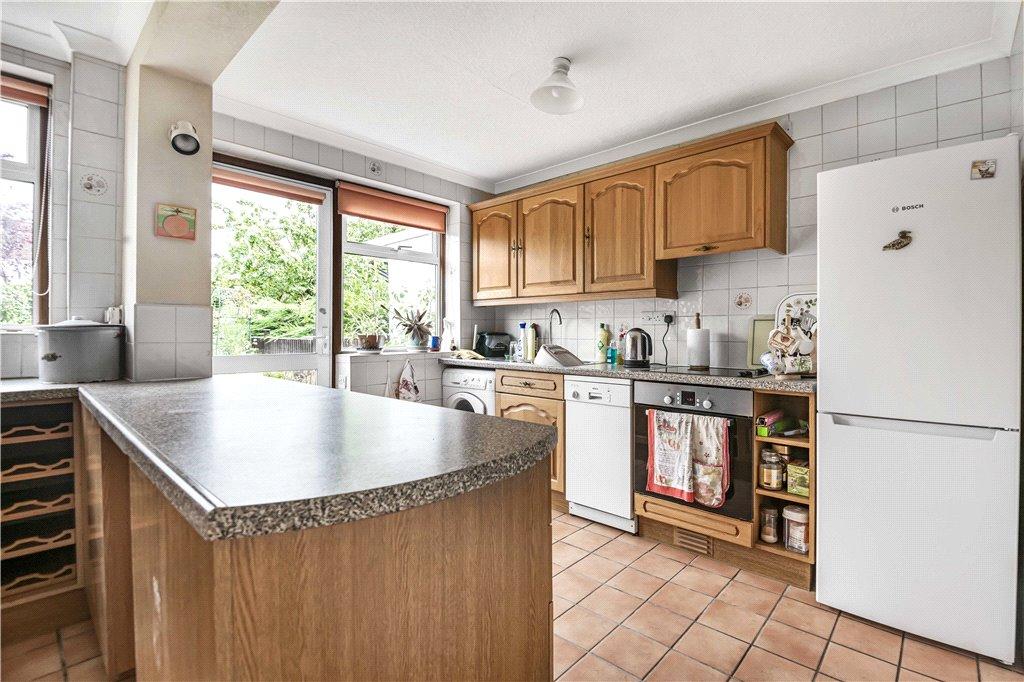 Waverley Avenue, Twickenham, TW2 3 bed semidetached house for sale £