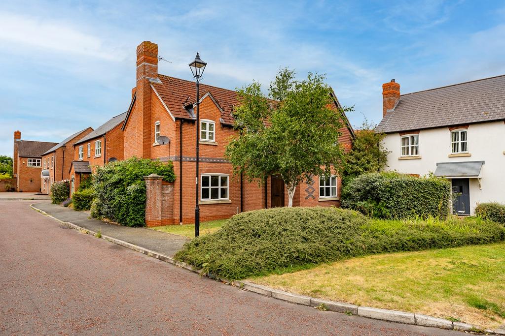Norlands Park, Widnes WA8 4 bed detached house for sale £450,000
