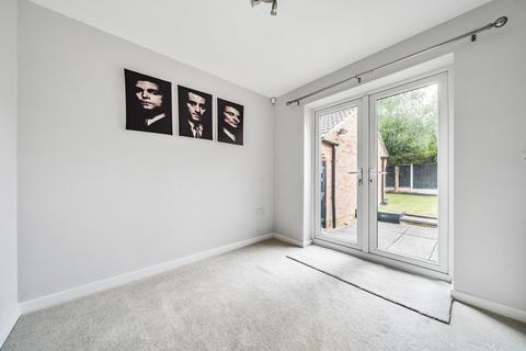 2 bedroom bungalow for sale, Plane Tree Rise, Leeds, West Yorkshire