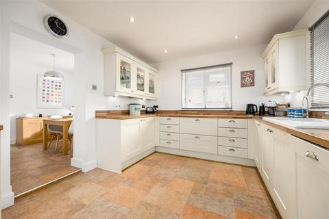 4 bedroom semi-detached house for sale, East Street, Fritwell