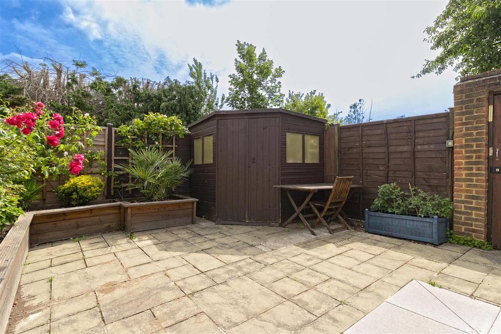 Windsor Road, Worthing 2 bed flat for sale £200,000
