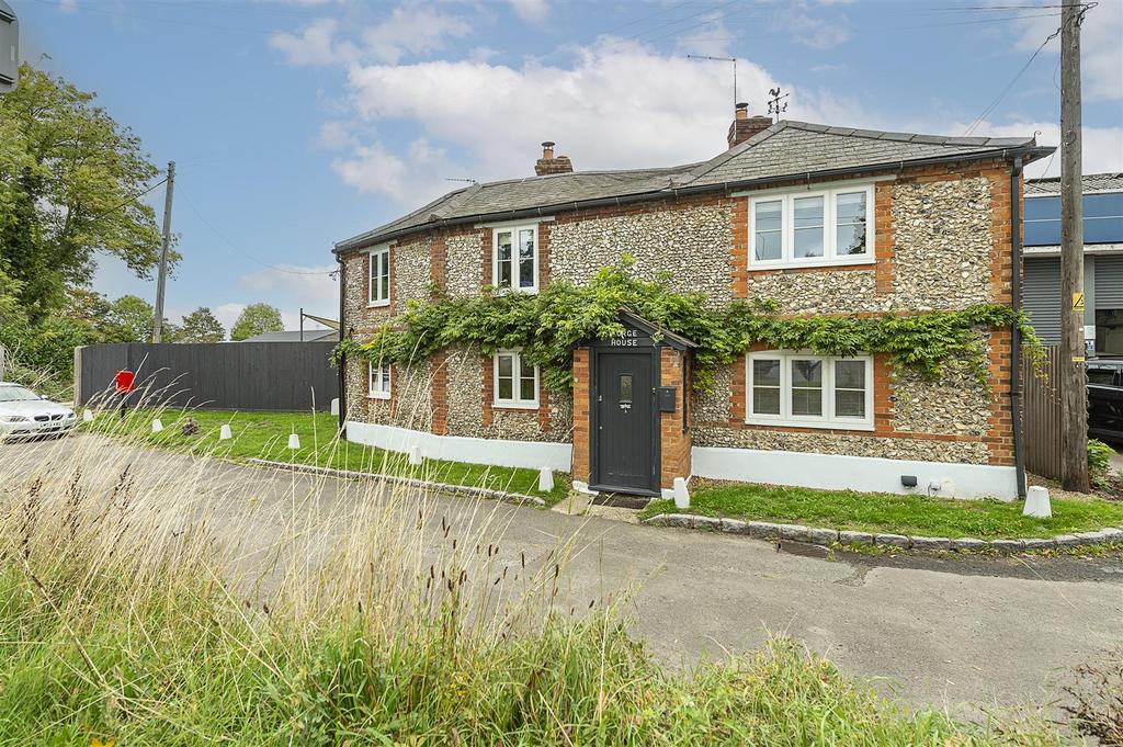 Terrick HP17 3 bed cottage for sale £625,000