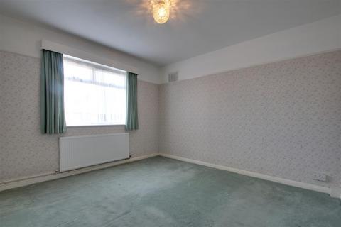 71 Shirley Drive, Worthing, BN14 9BB