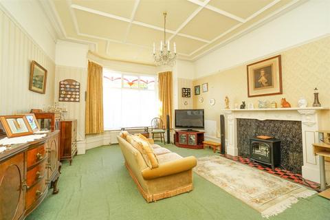 2 bedroom flat for sale, Upper Sea Road, Bexhill-On-Sea