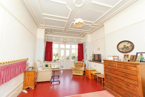 2 bedroom flat for sale, Upper Sea Road, Bexhill-On-Sea
