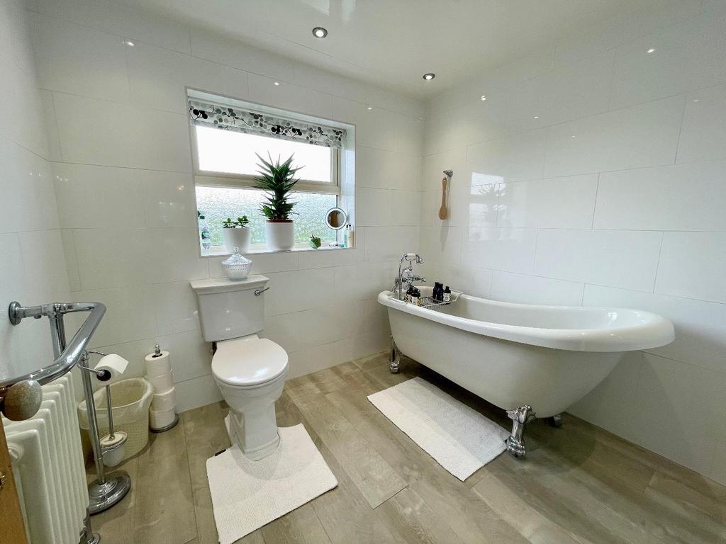 Family bathroom/w.c.