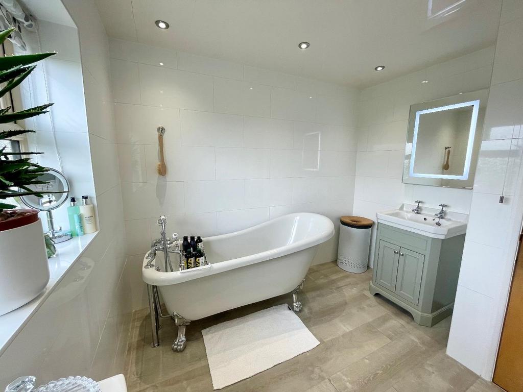 Family bathroom/w.c.