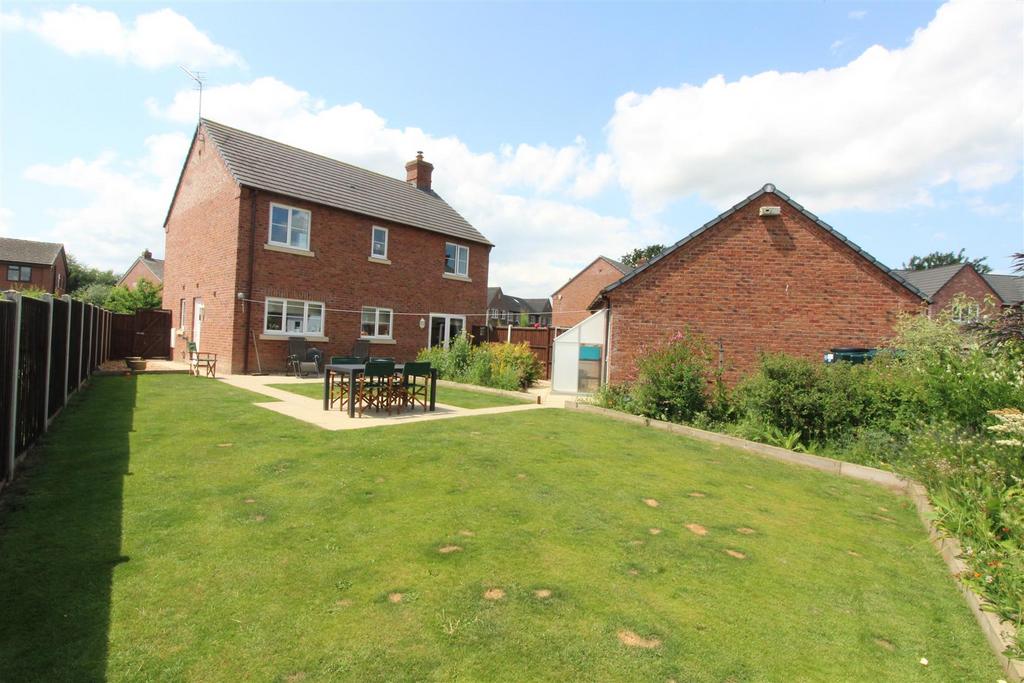 Ralphs Drive, West Felton, Oswestry 4 bed detached house for sale £