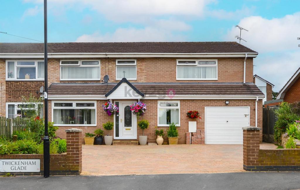 Twickenham Glade, Halfway, Sheffield, S20 4 bed semidetached house for