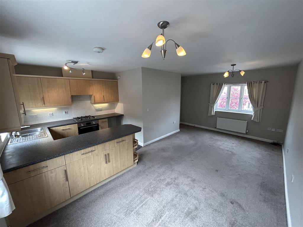 Chestnut Drive, Hagley, Stourbridge 1 bed apartment £650 pcm (£150 pw)