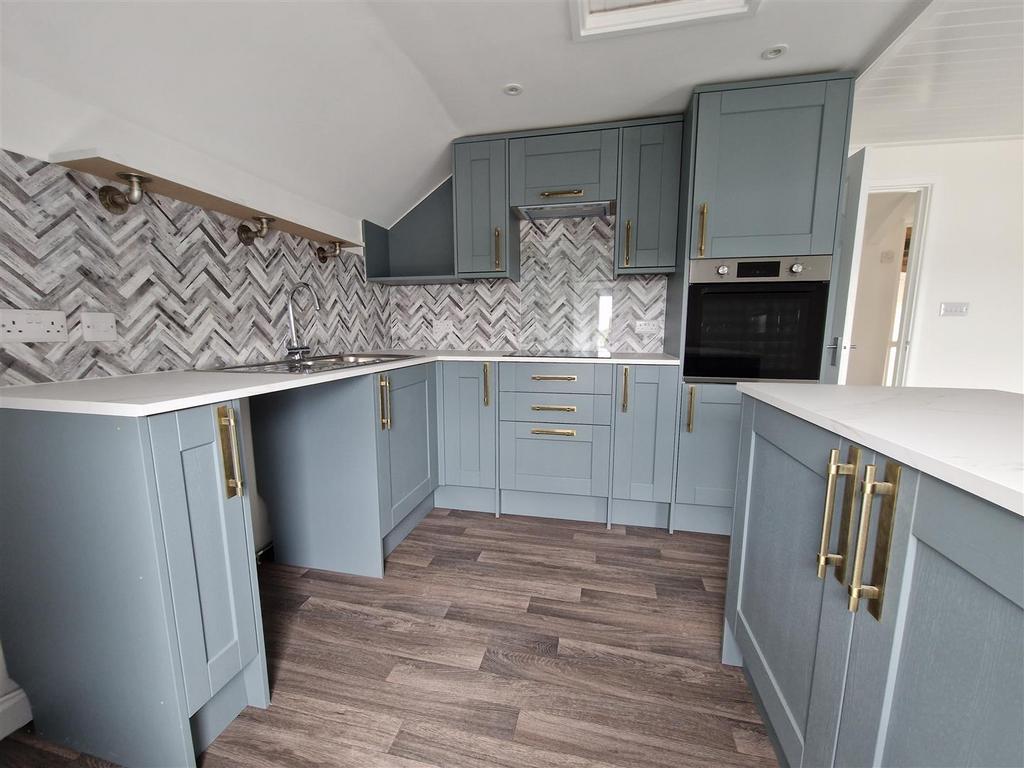 Blackwater, Truro 1 bed flat £775 pcm (£179 pw)