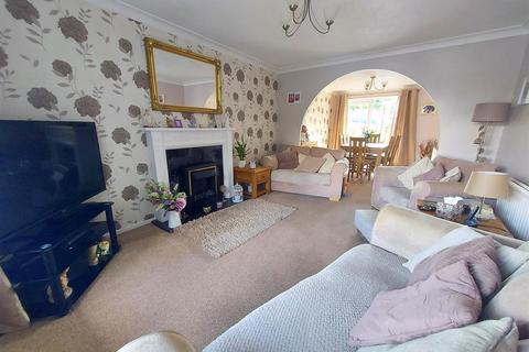 5 Ashdene Close, Hartlebury, Kidderminster, DY11 7TN