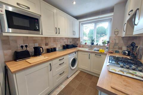 5 Ashdene Close, Hartlebury, Kidderminster, DY11 7TN