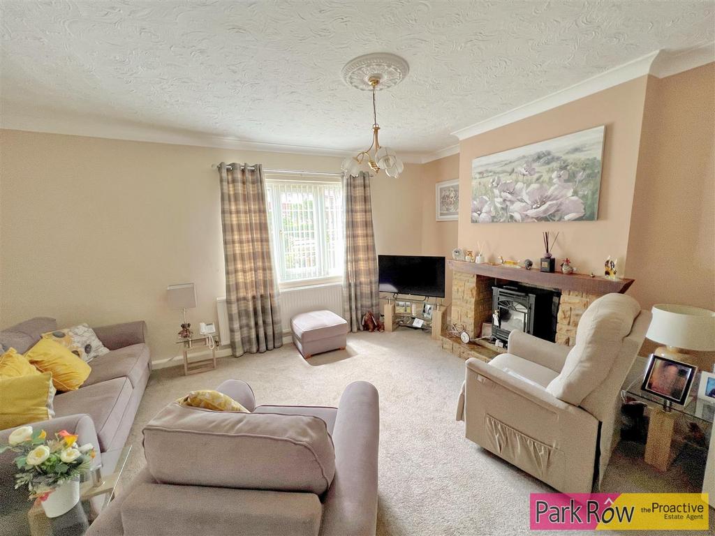 Willow Park, Pontefract 3 bed semidetached house £150,000