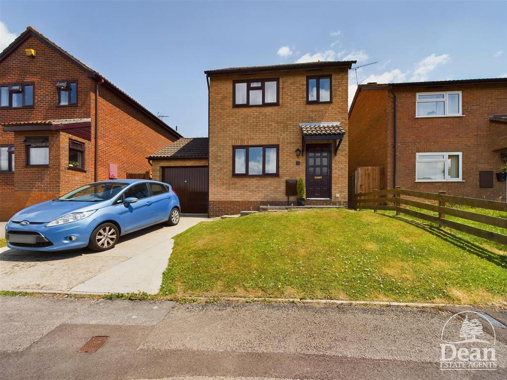 West View, Cinderford 3 bed detached house for sale £255,000