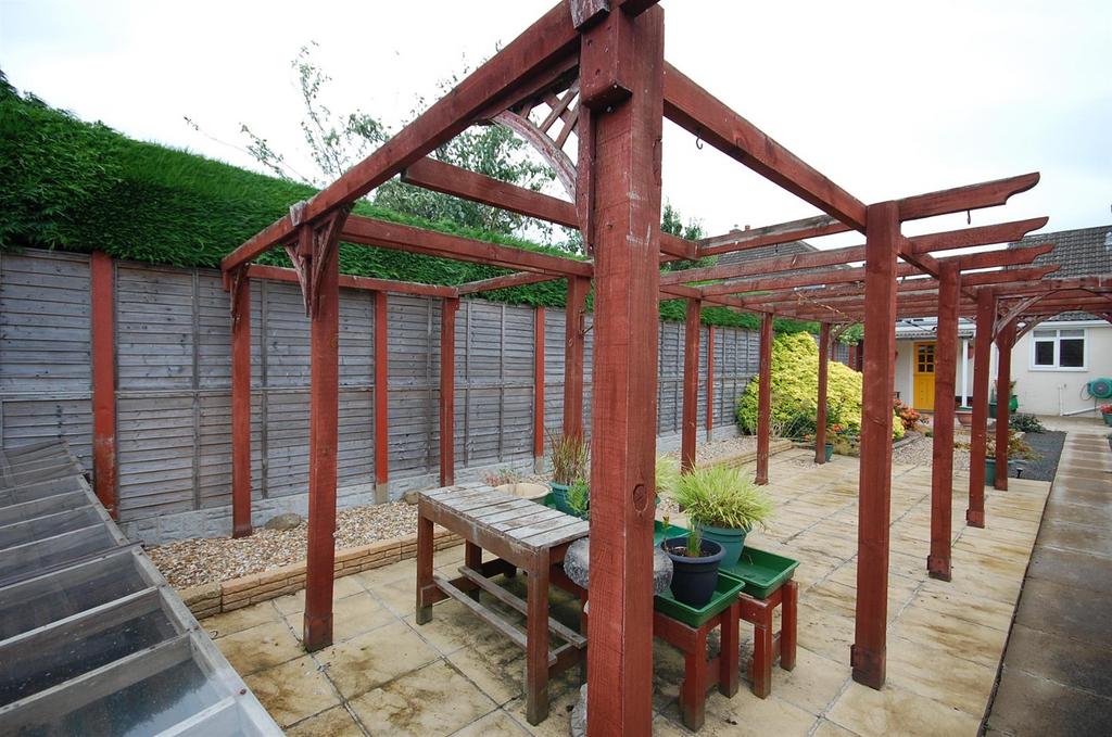44montaguecrescent GARDENVIEW4.JPG