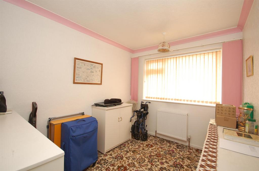 44montaguecrescent BEDROOM2.JPG