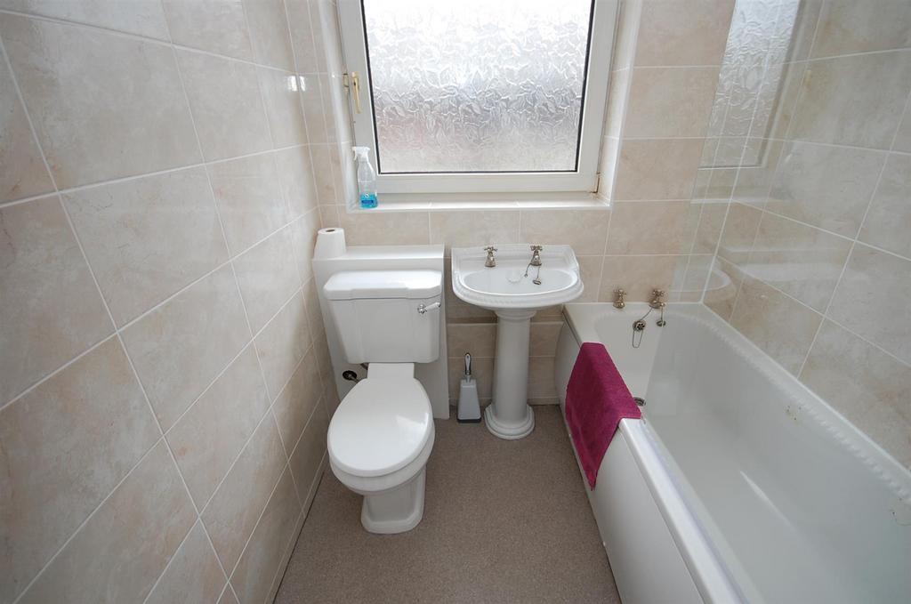 Fairburn Drive, Garforth, Leeds 2 bed detached bungalow for sale £215,000