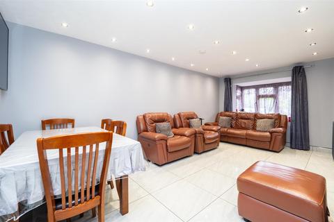 2 bedroom terraced house for sale, Russell Way, Sutton
