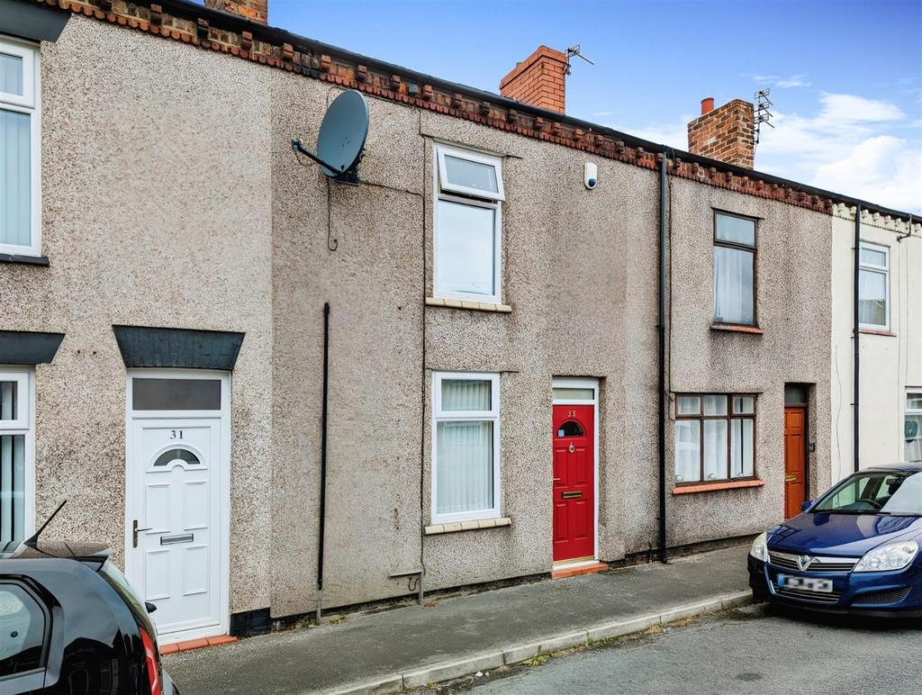 Oxford Street, Leigh 2 bed terraced house for sale £110,000