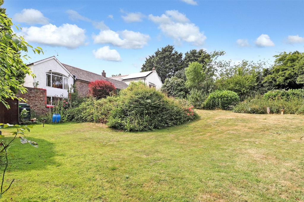 Abbotsham Road, Bideford, Devon, EX39 5 bed detached house for sale £