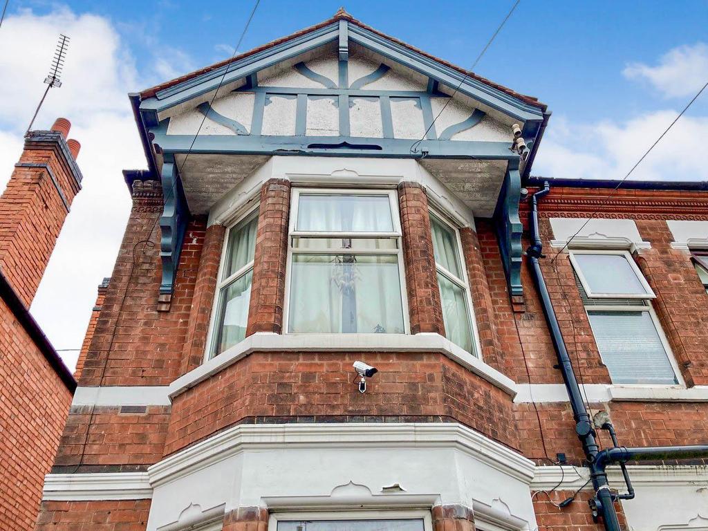 Manor Court Road, Nuneaton 6 bed semidetached house for sale £350,000
