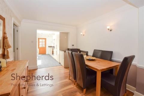 25 Ashdown Crescent, Cheshunt, Waltham Cross, EN8 0RS