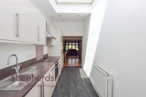 25 Ashdown Crescent, Cheshunt, Waltham Cross, EN8 0RS
