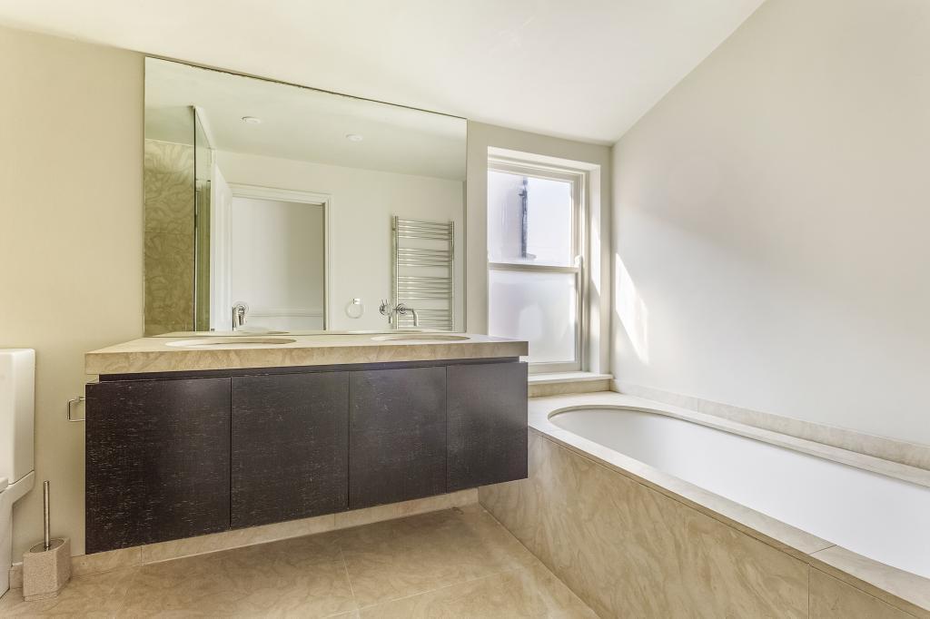 9 Leckhampton Road 320399   (15).jpg