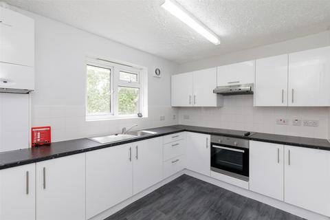 16 Brierly Gardens, London, E2 0TE