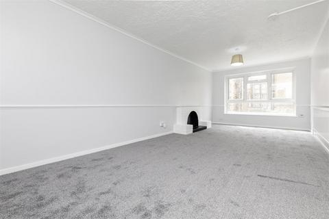 16 Brierly Gardens, London, E2 0TE