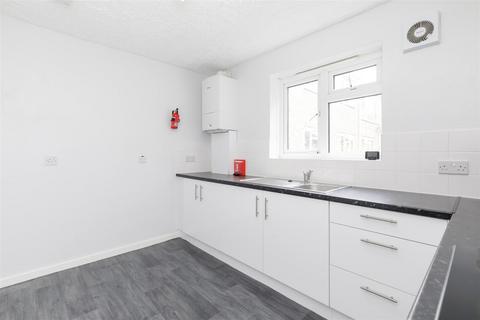 16 Brierly Gardens, London, E2 0TE