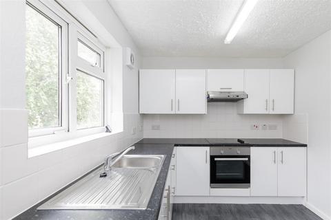 16 Brierly Gardens, London, E2 0TE