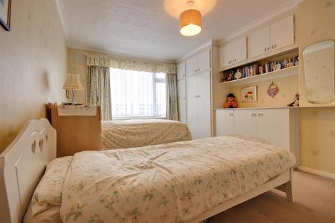 48 Derrymore Road, Willerby, Hull, HU10 6ET