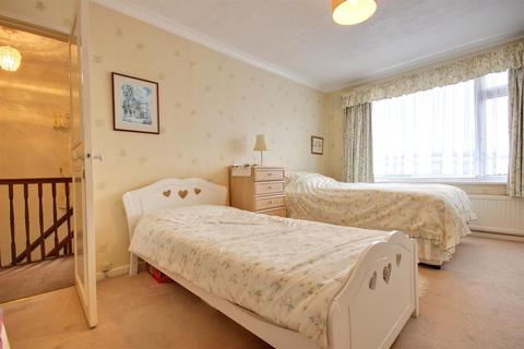 48 Derrymore Road, Willerby, Hull, HU10 6ET