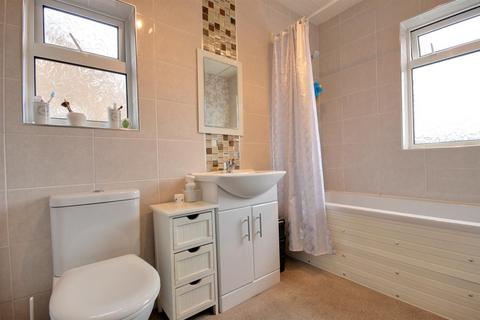 48 Derrymore Road, Willerby, Hull, HU10 6ET
