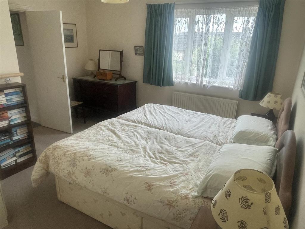 Bedroom 1.JPG