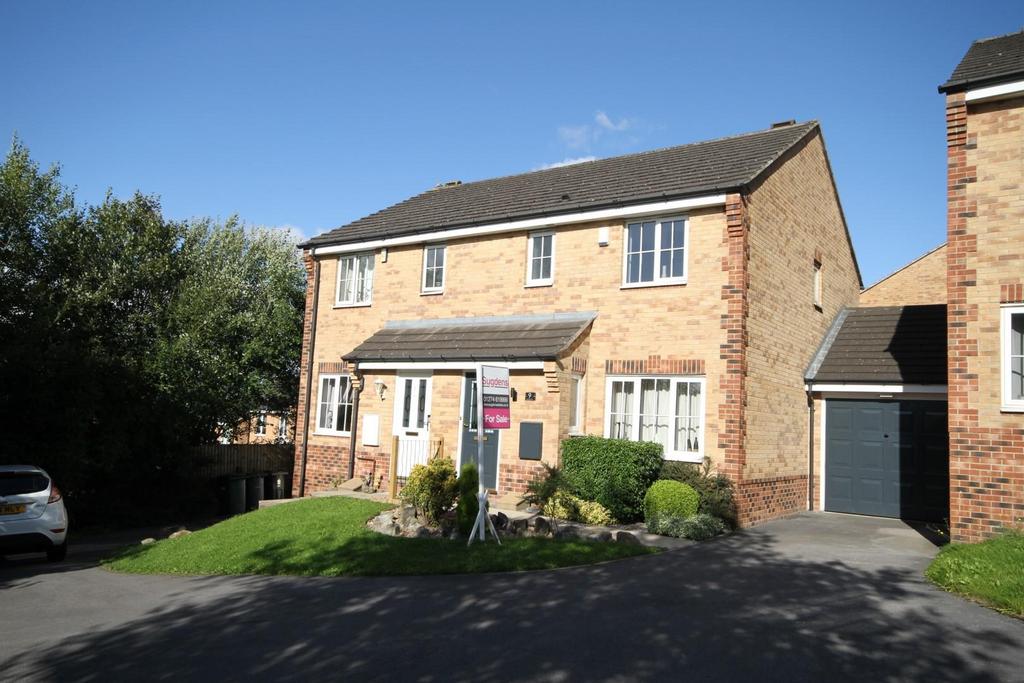 Stead Hill Way, Thackley 3 bed semidetached house for sale £250,000