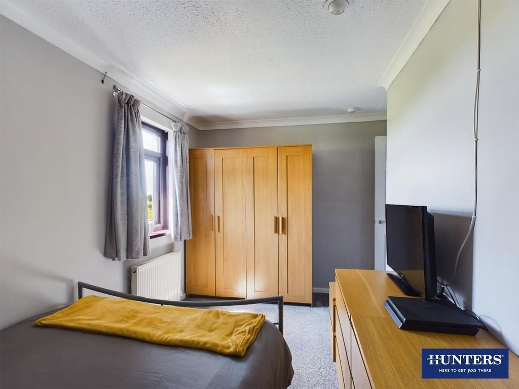 Bedroom 1.jpg