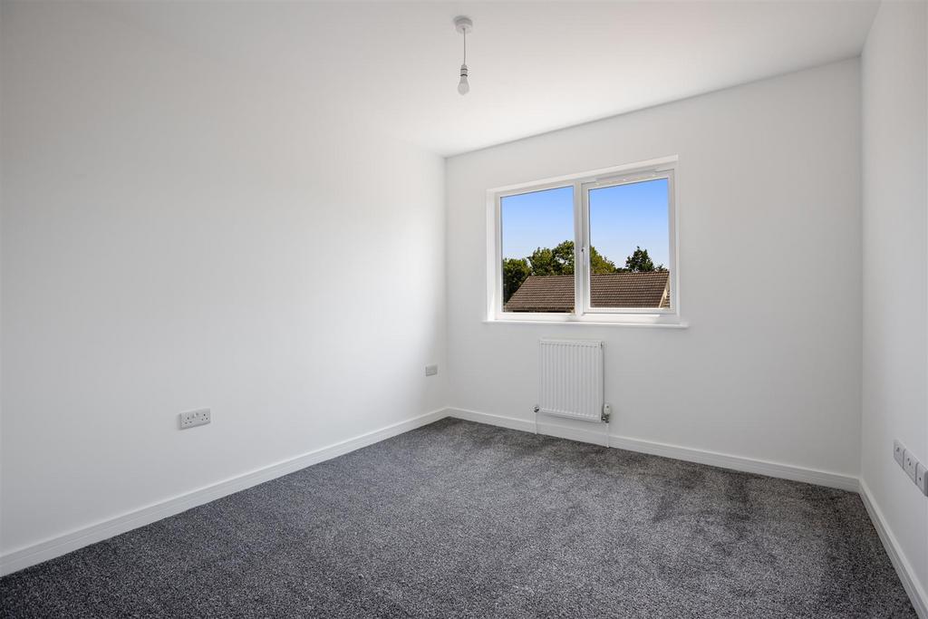 A10 - Kennicott Place, Totnes - 230614.jpg