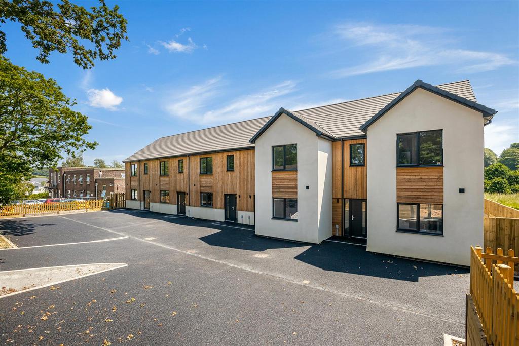 A01 - Kennicott Place, Totnes - 230614.jpg