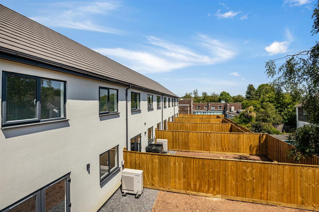 A04 - Kennicott Place, Totnes - 230614.jpg