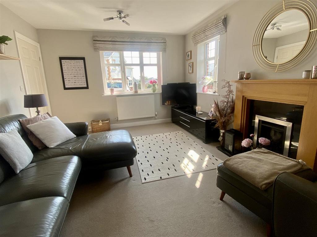 Stad Wern Gethin, Llanfairpwllgwyngyll 4 bed detached house for sale
