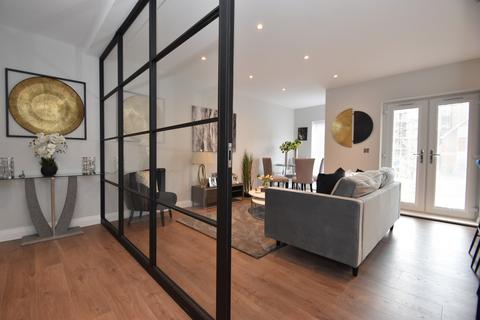 2 bedroom apartment for sale, Springfield Lane, Weybridge, KT13
