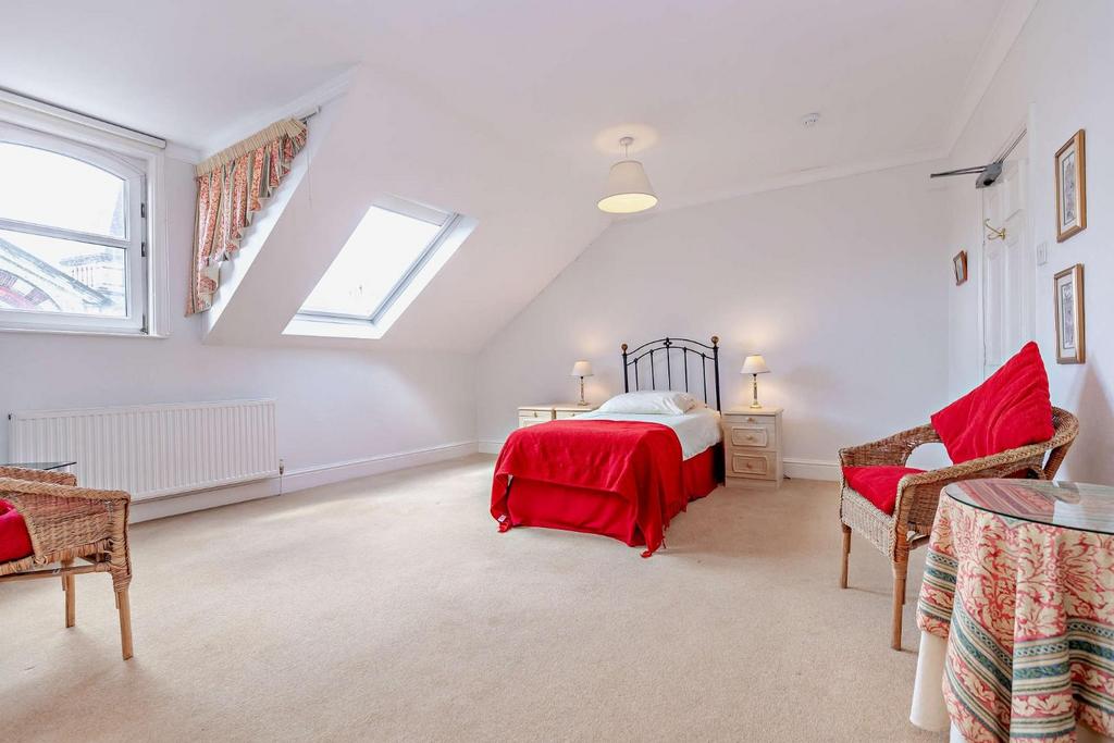 8559208-interior02-800.jpg