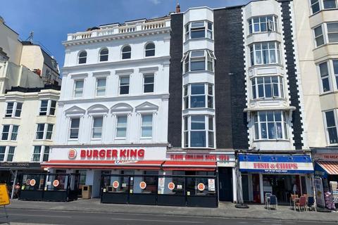 Studio to rent, Kings Road, Brighton